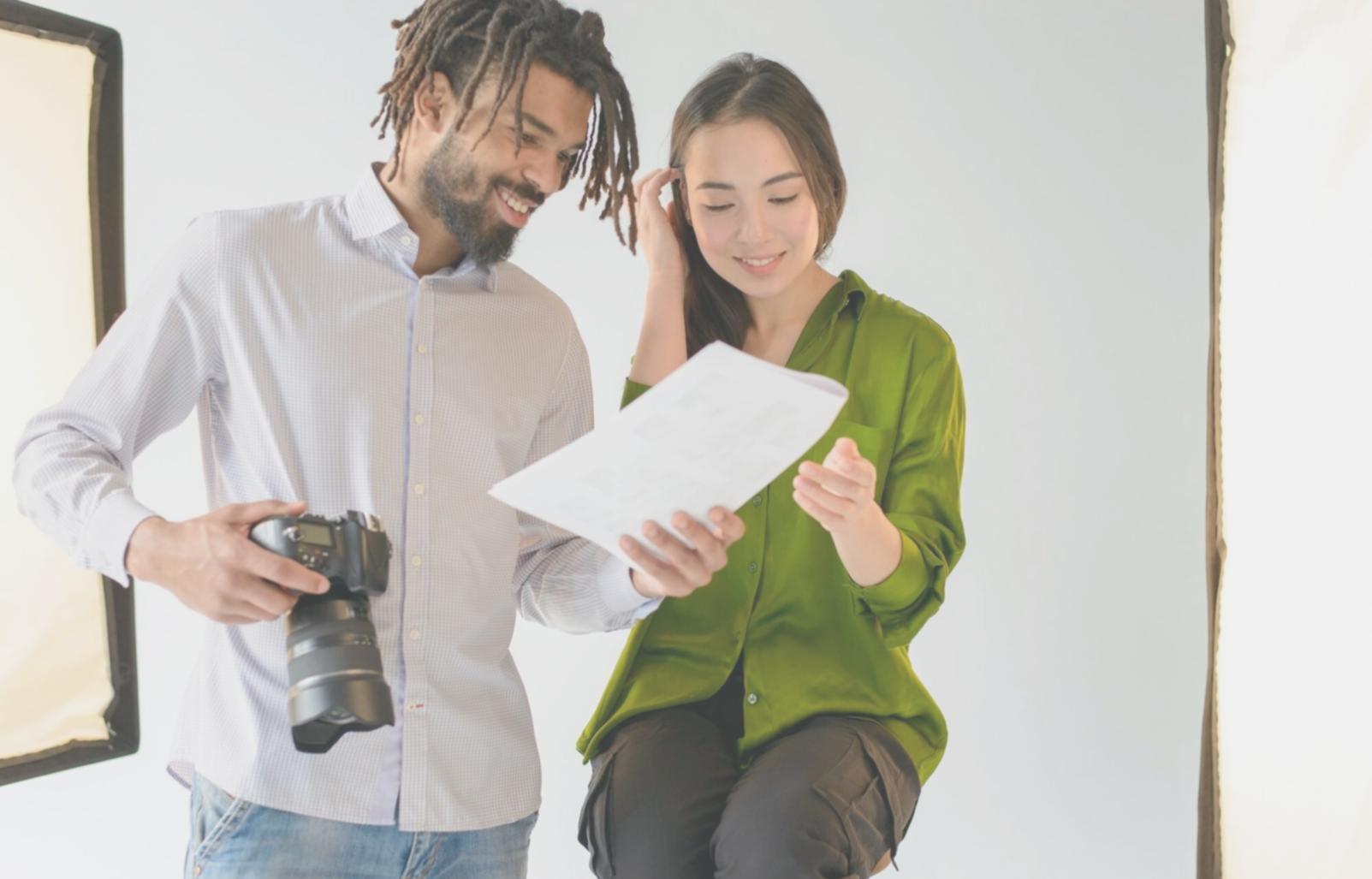 Consultoría financiera profesional en sesión de trabajo